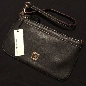 NWT DOONEY & BOURKE Black Large Slim Wristlet